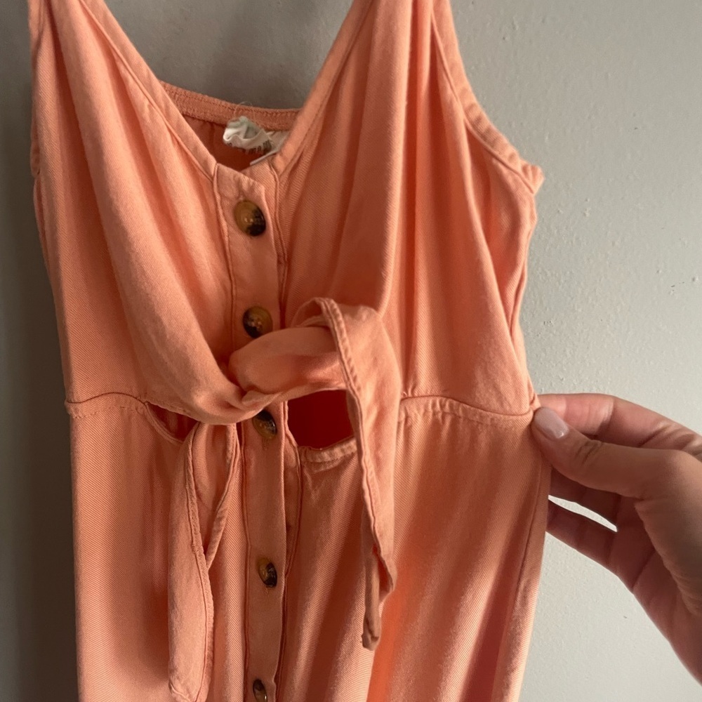 Mimi Chica Peekaboo Cutout Ti€ ?
Front Midi dress - Picture 6 of 9
